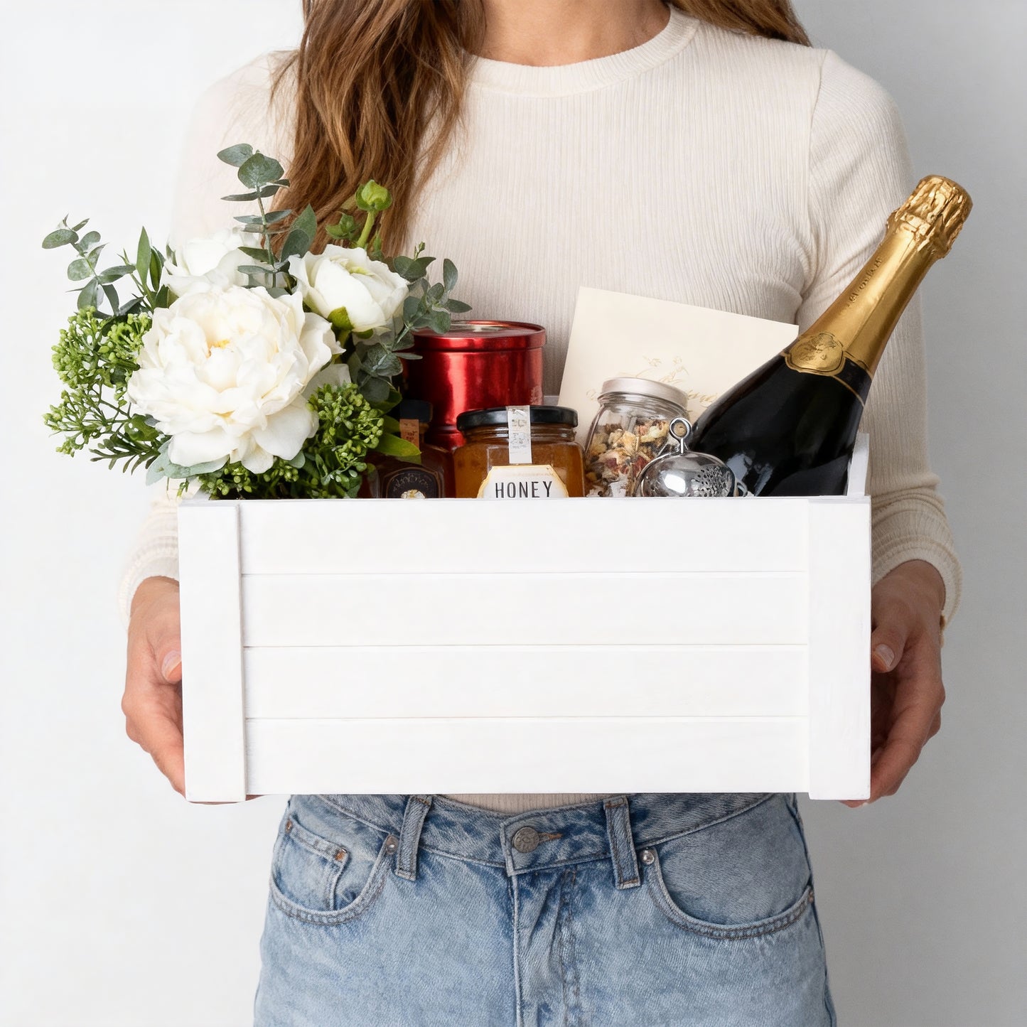 White Oval Cut-out Wooden Crate - 3 Sizes