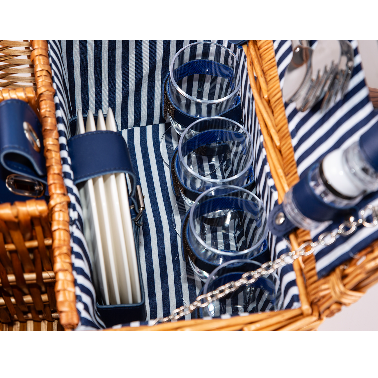 4 Person Double Lidded Wicker Picnic Hamper