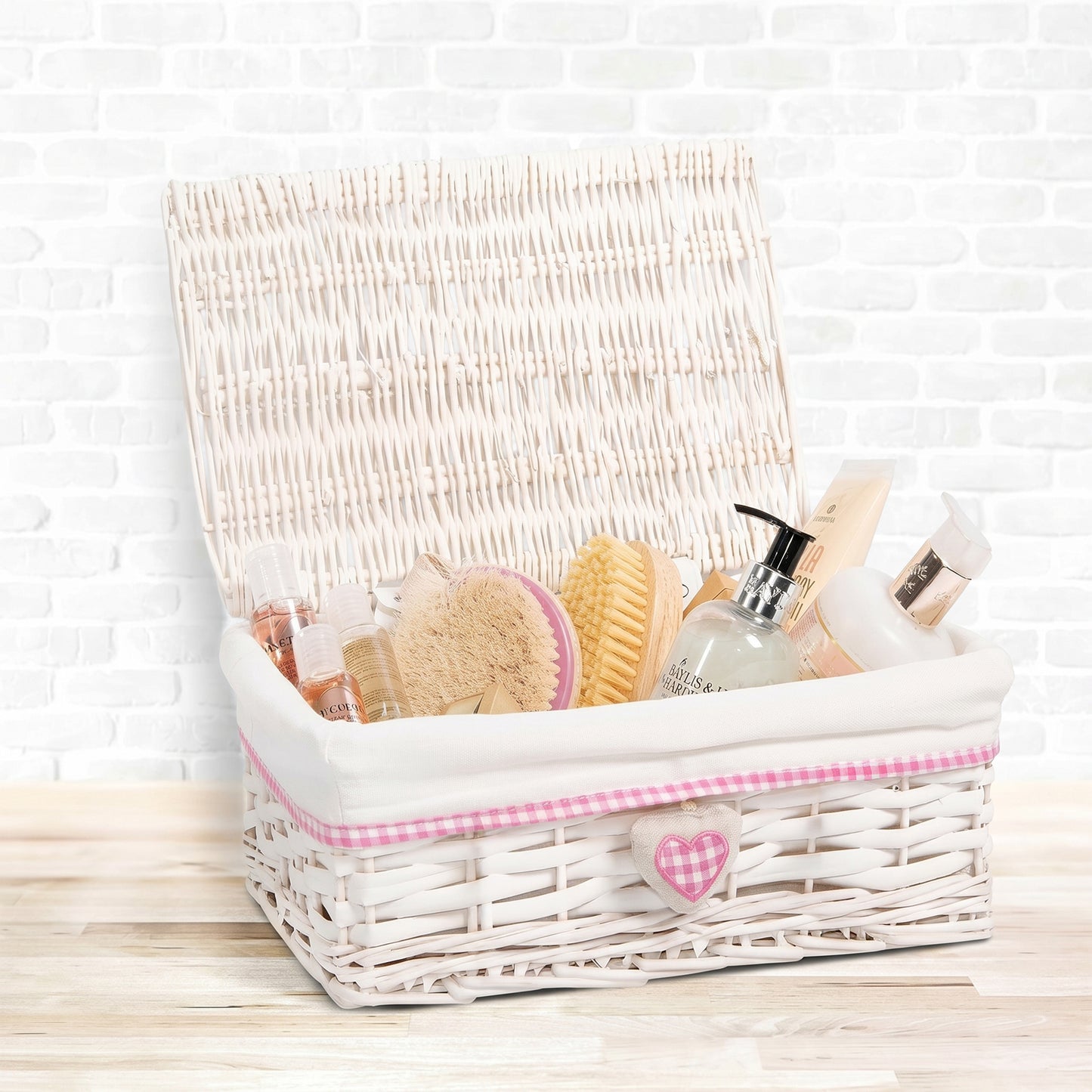 White Wicker Hamper Basket with Lining - 3 Sizes