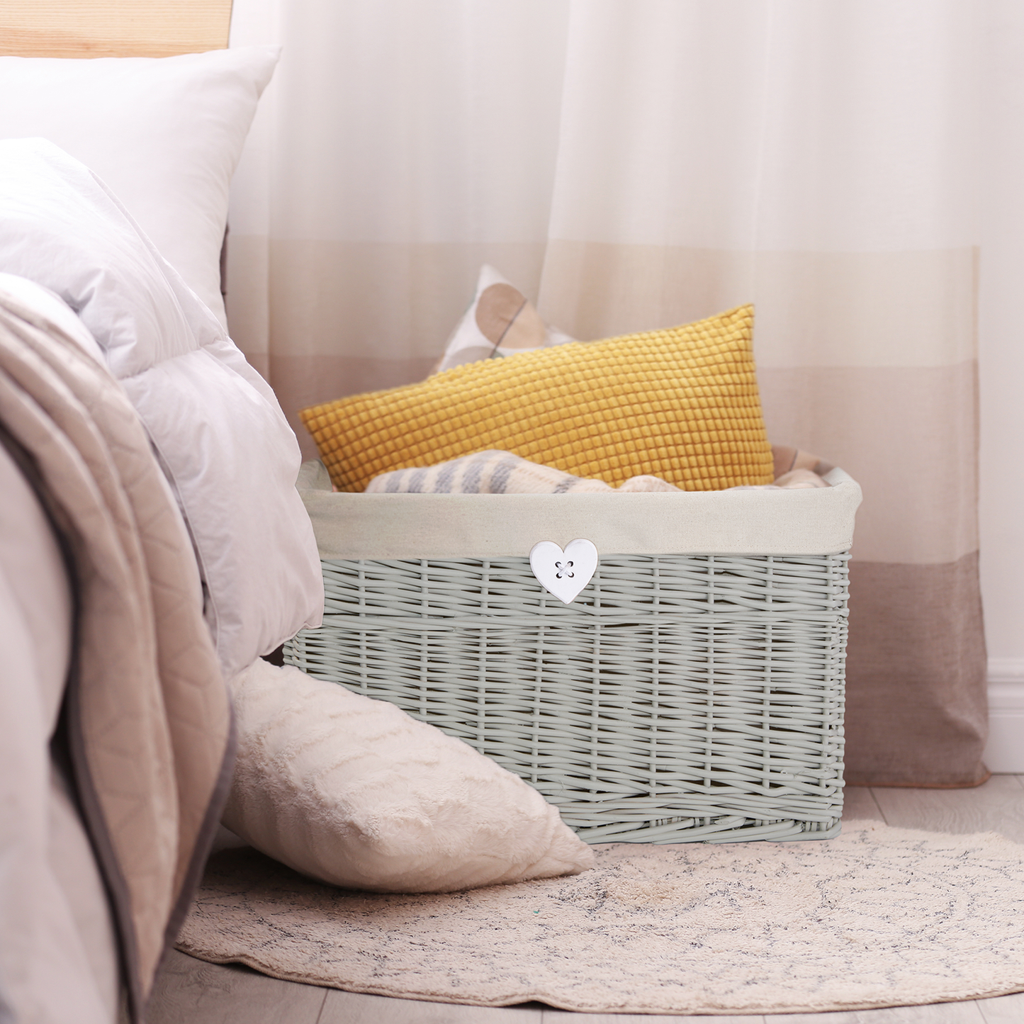 Light Grey Wicker Storage Hamper Basket with Lining - 4 Sizes
