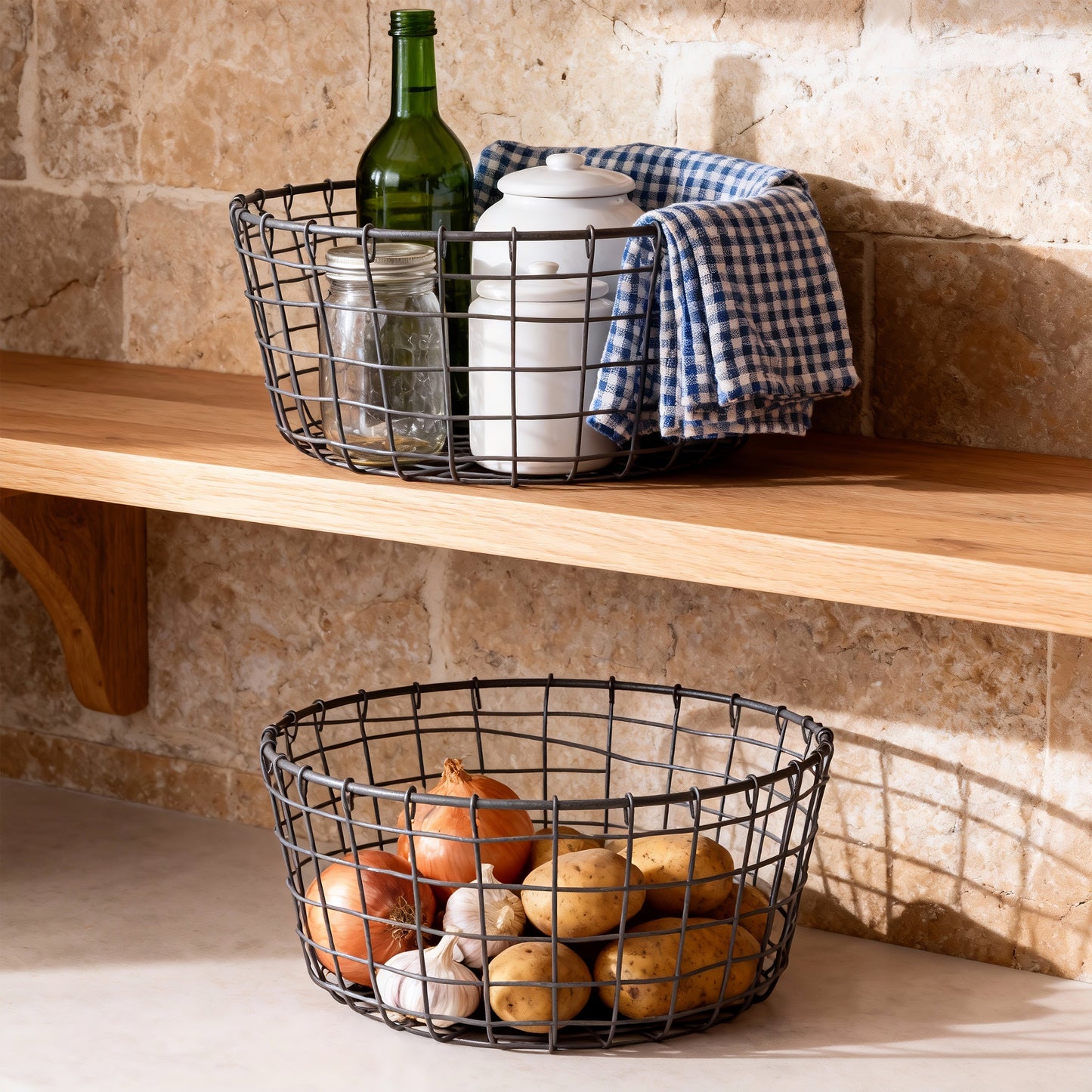 Round Seagrass Edge Metal Wire Basket