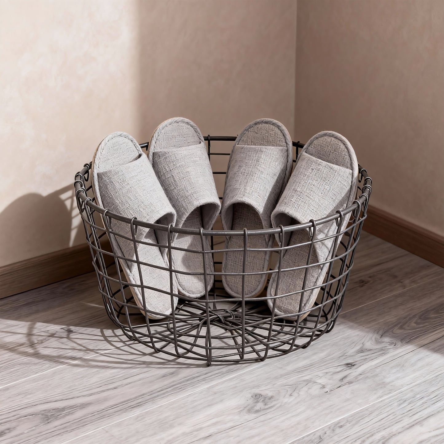 Round Seagrass Edge Metal Wire Basket
