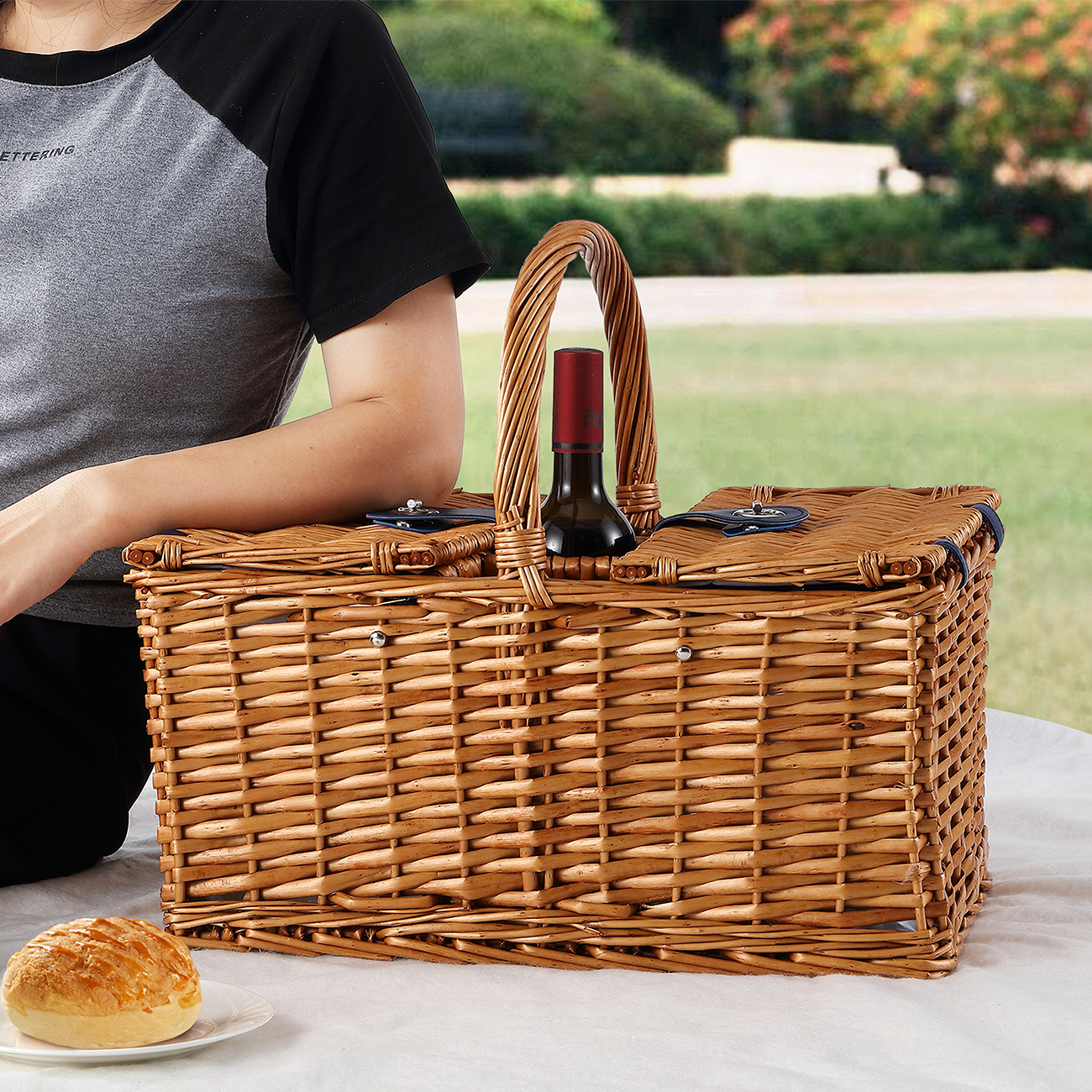 4 Person Double Lidded Wicker Picnic Hamper