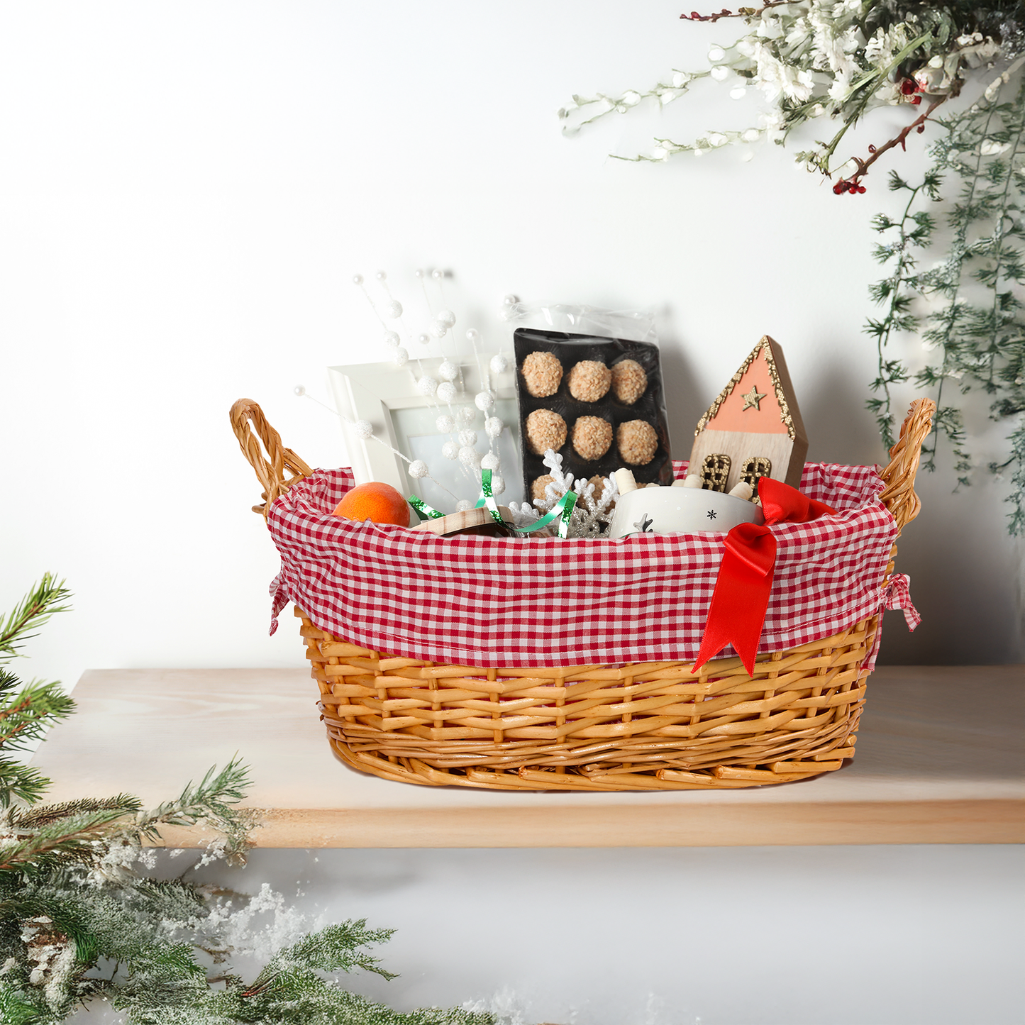 Light Steamed Oval Wicker Basket with Checked Lining